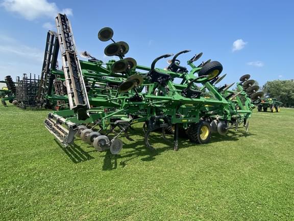 Image of John Deere 2730 equipment image 3