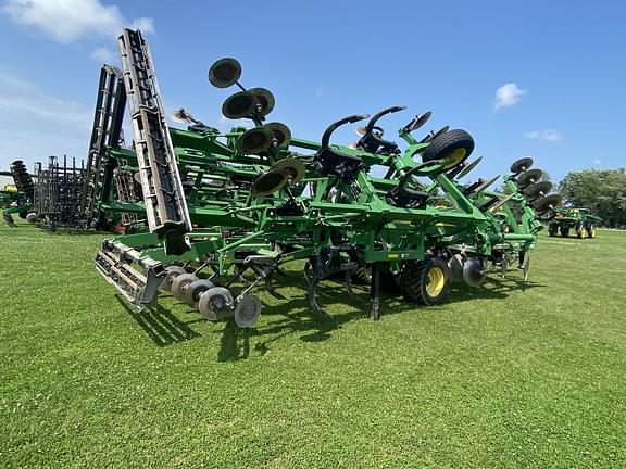 Image of John Deere 2730 equipment image 4