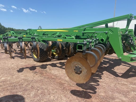 Main image John Deere 2730