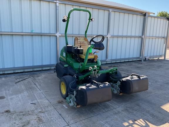 Image of John Deere 2750 equipment image 3