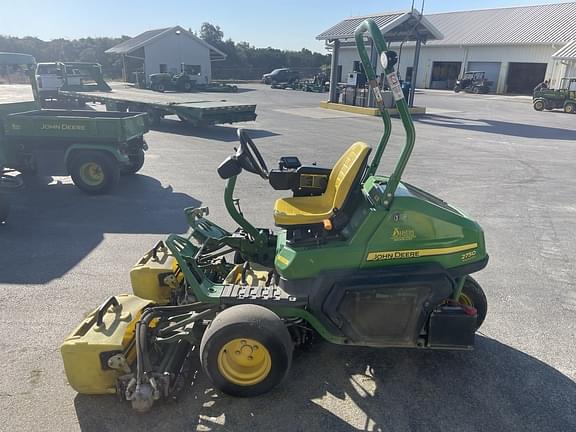 Image of John Deere 2750 Primary image