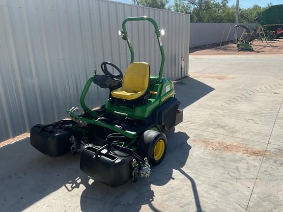 Image of John Deere 2750 equipment image 1