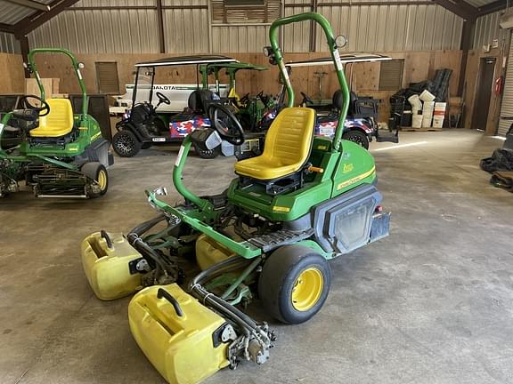 Image of John Deere 2750 equipment image 2