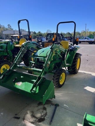 2020 John Deere 3025D Equipment Image0