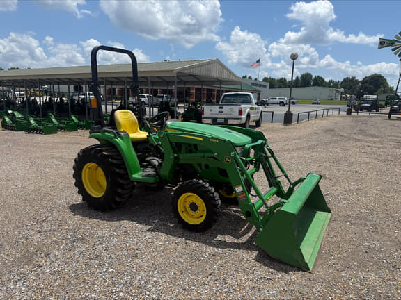 Image of John Deere 3025E equipment image 2