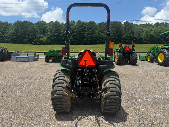 Image of John Deere 3025E equipment image 4