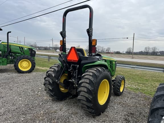 Image of John Deere 3025E equipment image 3