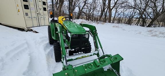 Image of John Deere 3025E equipment image 2