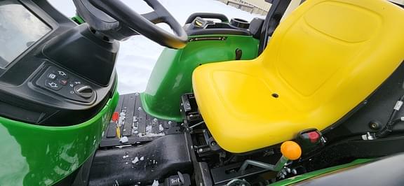 Image of John Deere 3025E equipment image 3