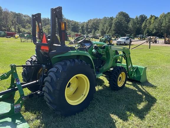 Image of John Deere 3025E equipment image 4