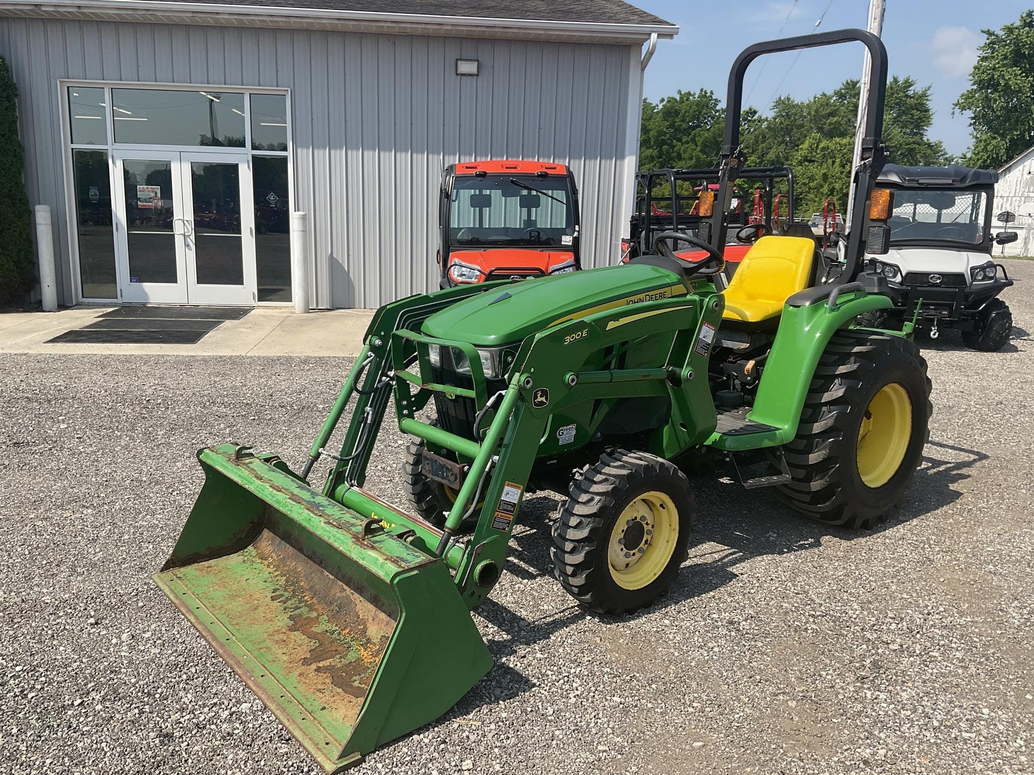 2020 John Deere 3025E Equipment Image0