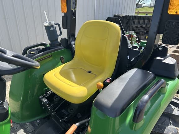 Image of John Deere 3025E equipment image 3