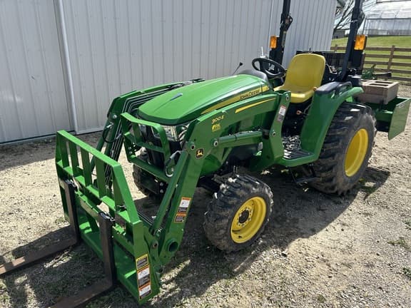 Image of John Deere 3025E equipment image 1