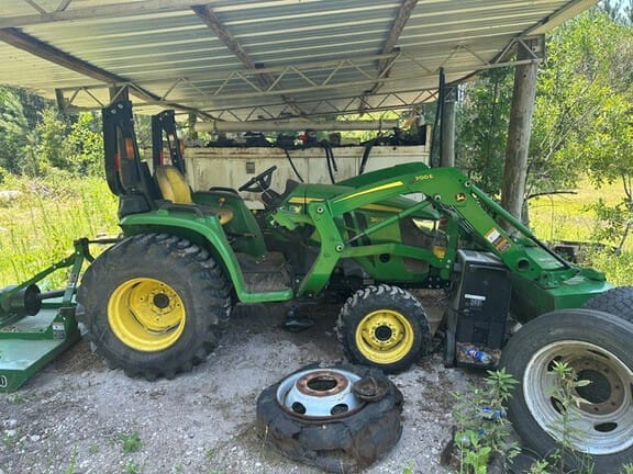 2020 John Deere 3025E Equipment Image0