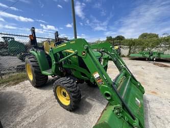 Image of John Deere 3025E equipment image 3