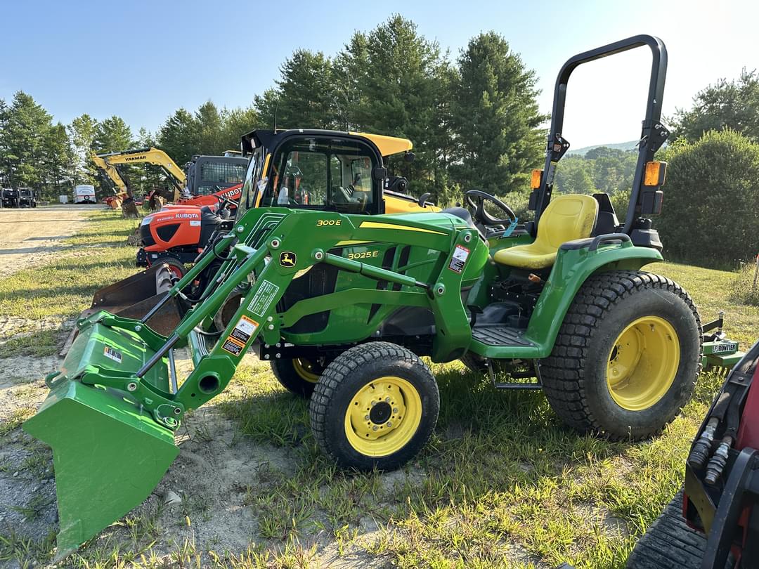 Image of John Deere 3025E Image 1