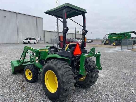 Image of John Deere 3032E equipment image 2