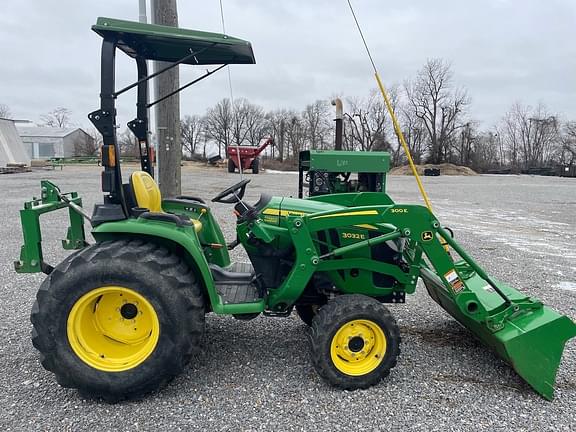 Image of John Deere 3032E Primary image