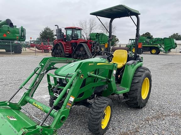 Image of John Deere 3032E equipment image 3