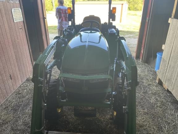 Image of John Deere 3032E equipment image 2