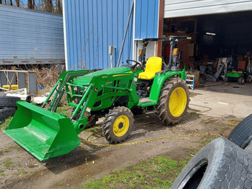 Main image John Deere 3032E