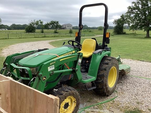 Image of John Deere 3032E equipment image 2