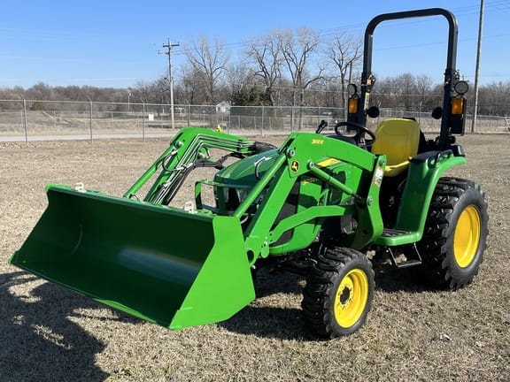 Main image John Deere 3032E