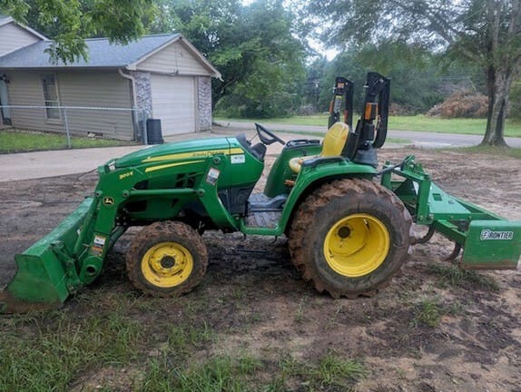Main image John Deere 3032E