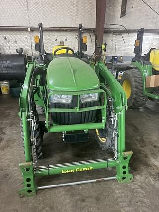 Image of John Deere 3032E equipment image 2