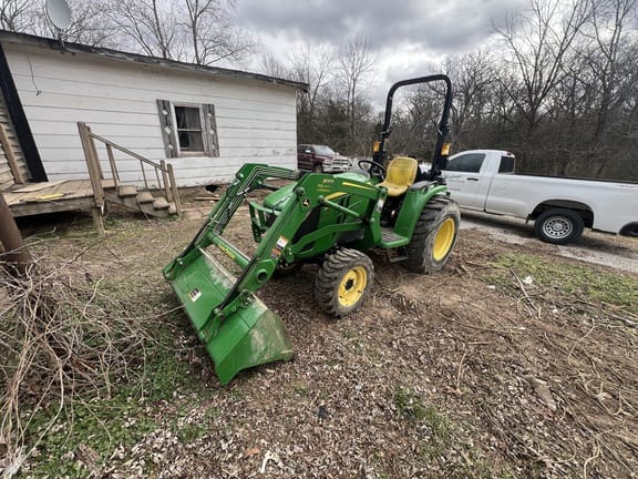 2020 John Deere 3032E Equipment Image0