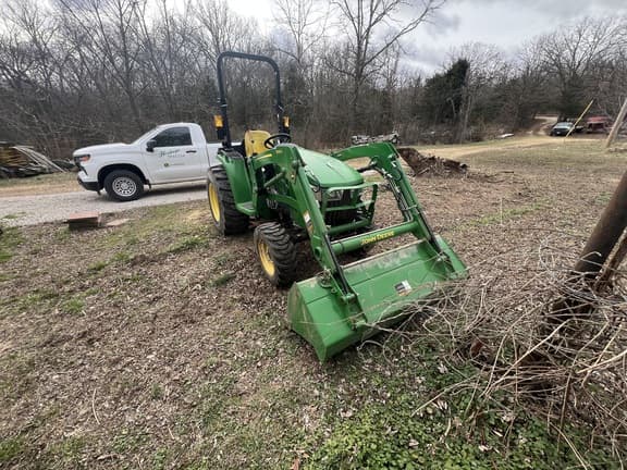 Image of John Deere 3032E equipment image 3