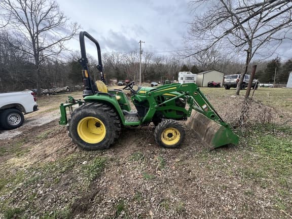 Image of John Deere 3032E equipment image 4