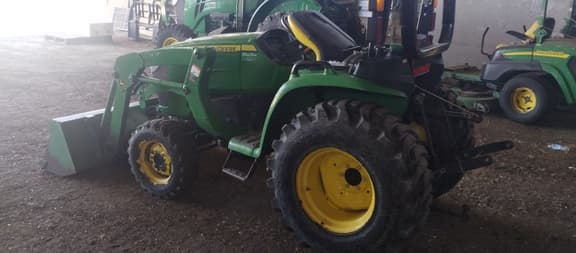 Image of John Deere 3032E equipment image 3