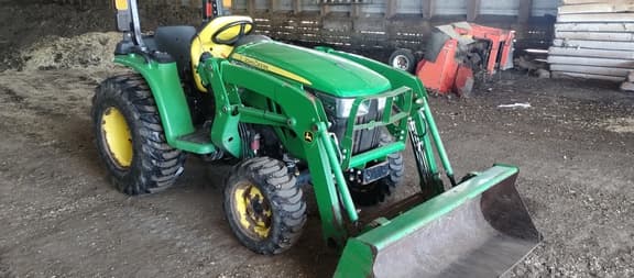 Image of John Deere 3032E equipment image 1