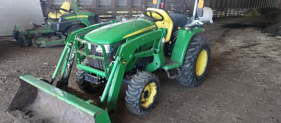 Image of John Deere 3032E Primary image