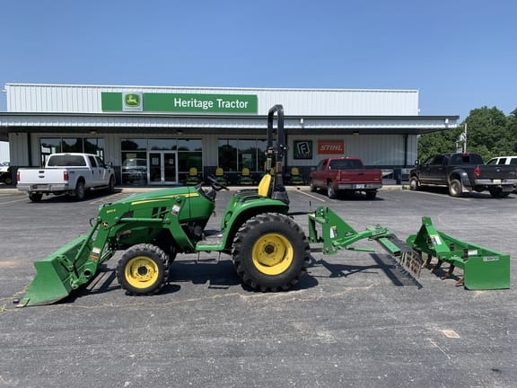 Main image John Deere 3032E