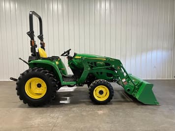 Main image John Deere 3032E