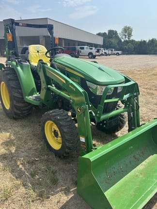 2020 John Deere 3032E Equipment Image0
