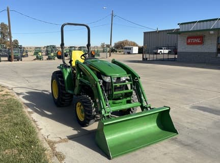 Image of John Deere 3033R equipment image 2