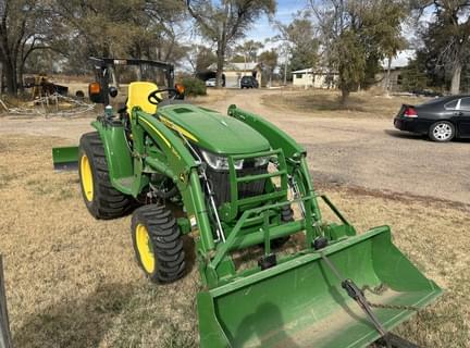 Image of John Deere 3033R equipment image 1