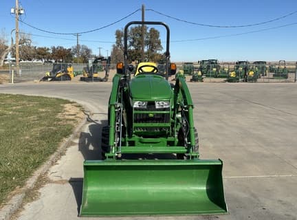 Image of John Deere 3033R equipment image 1