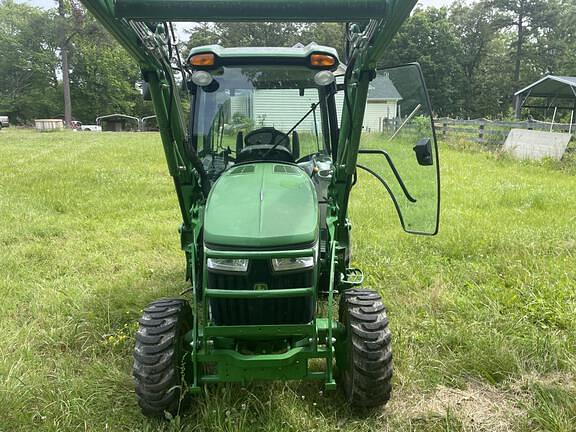 Image of John Deere 3033R equipment image 2