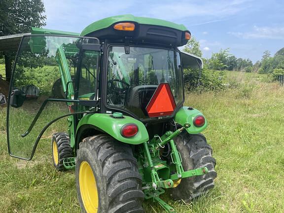 Image of John Deere 3033R equipment image 4