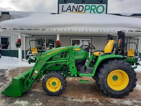 Main image John Deere 3033R