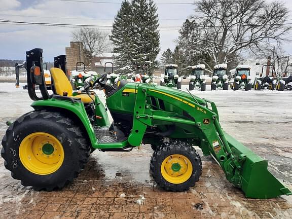 Image of John Deere 3033R equipment image 2