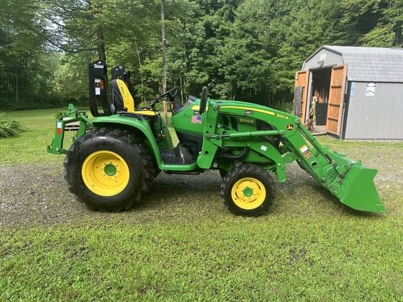 Main image John Deere 3033R