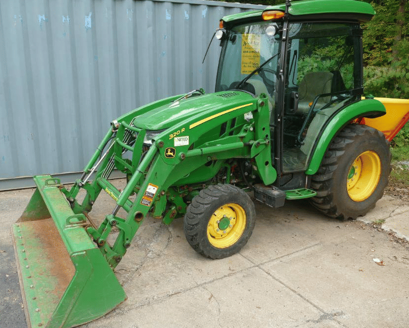 Main image John Deere 3033R