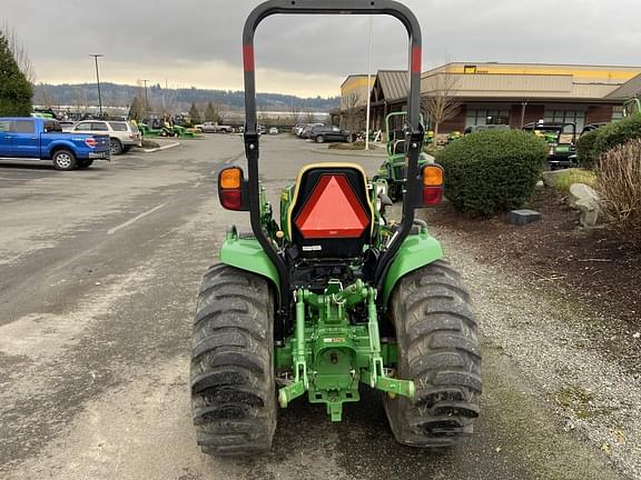 Image of John Deere 3033R equipment image 2