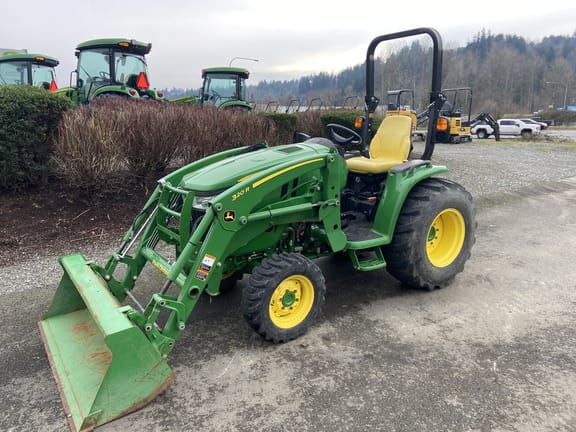 2020 John Deere 3033R Equipment Image0