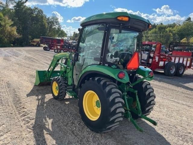 Image of John Deere 3033R equipment image 4
